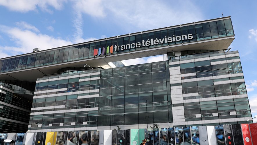 France Télévisions a notamment motivé sa décision par l'arrêt de la chaîne France 4, qui diffusait ce spectacle.