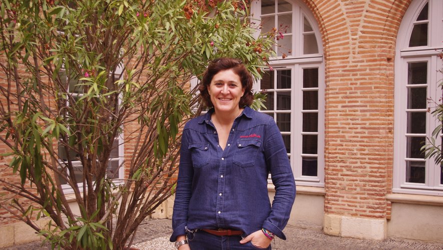 Florence At vit désormais à Albi, entre son Crespin natal et Toulouse, où elle travaille encore largement.