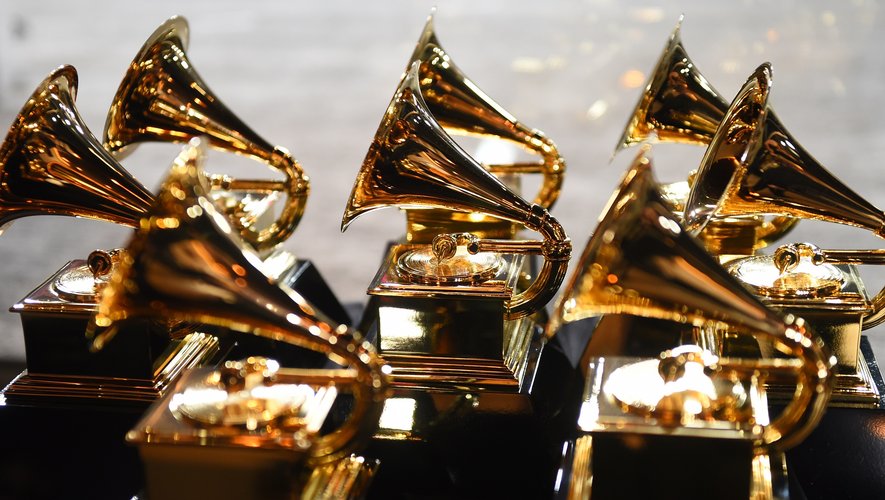 La cérémonie des Grammys a été reportée au 14 mars.