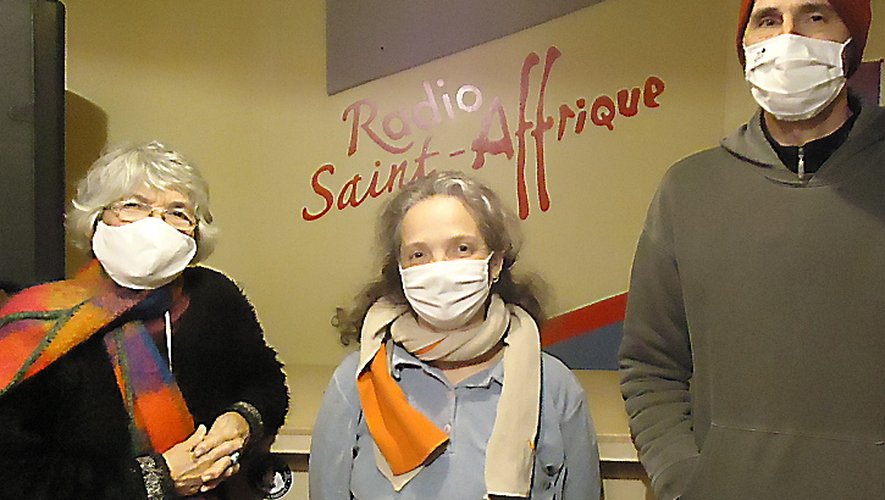 Valérie Boué, au centre,  aux côtés de Cécile et Franck, porteurs du projet.
