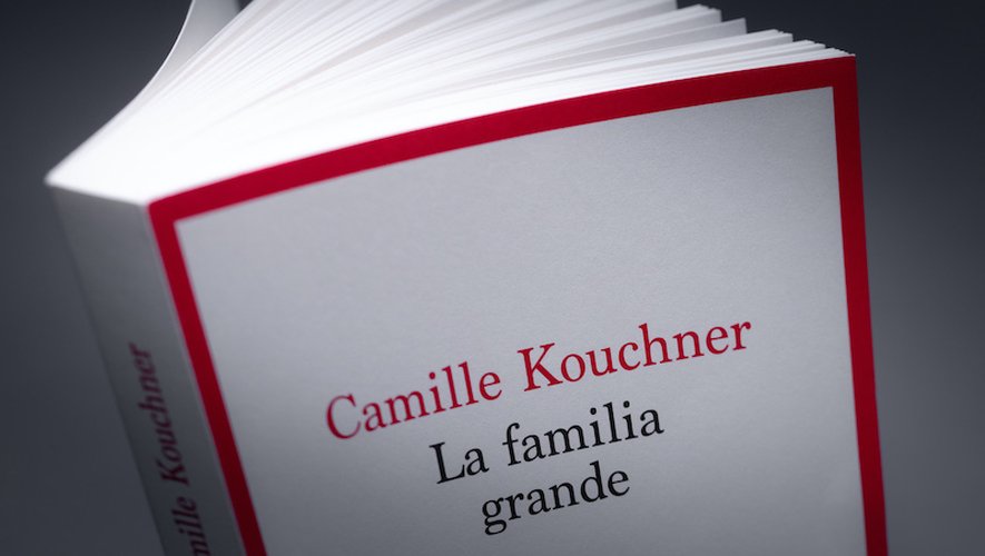 "La Familia grande", de la fille de l'ancien ministre et ex-militant d'extrême gauche Bernard Kouchner, succès de librairie depuis sa sortie le 6 janvier, éclaire le destin de cette génération élevée par ceux pour qui il était "interdit d'interdir