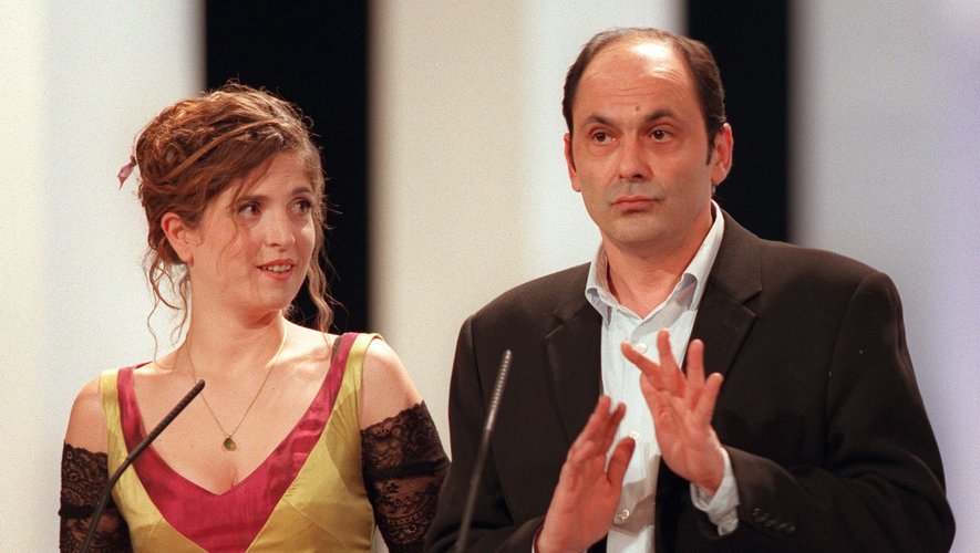 En 1998, Agnes Jaoui et Jean-Pierre Bacri reçoivent le César du meilleur scénario pour "On connait la chanson" d'Alain Resnais.
