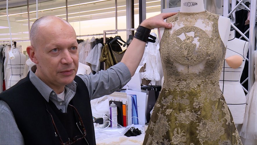 Dans les coulisses des ateliers Dior pour la préparation de la collection Haute Couture.