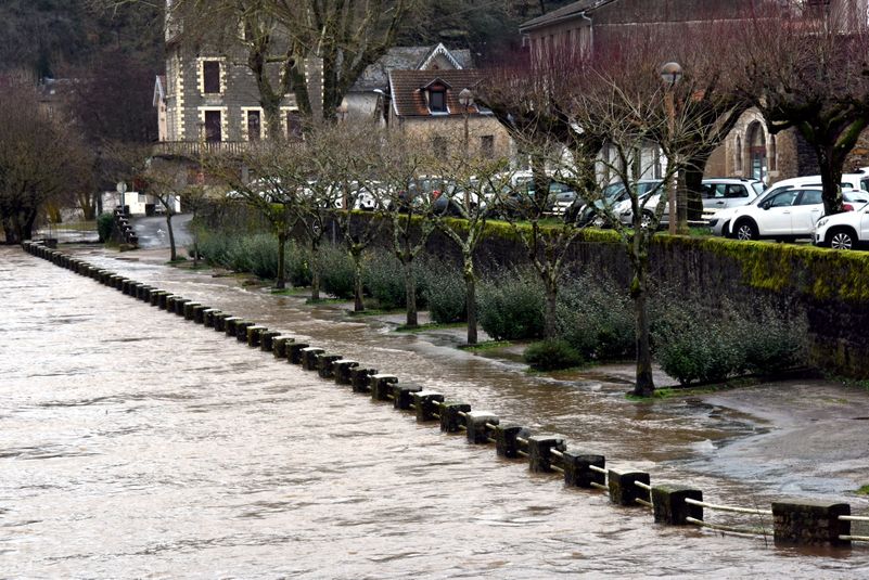 Villefranche De Rouergue Apres Les Inondations Les Habitants Decouvrent L Ampleur Des Degats Centrepresseaveyron Fr