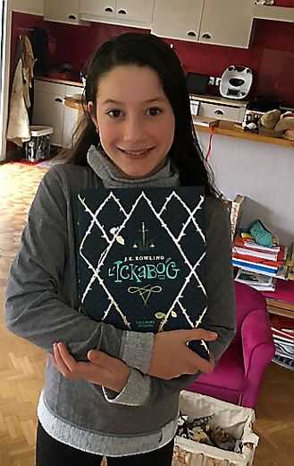 Pauline a reçu le livre « L’Ickabog » dédicacé par l’auteure J.K. Rowling.