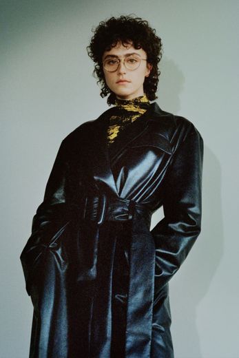 Ella Emhoff, belle-fille de la vice-présidente des Etats-Unis Kamala Harris, faisait partie des modèles de Proenza Schouler pour la Fashion Week de New York.
