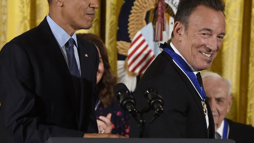 Barack Obamaet Bruce Springsteen se sont rencontrés pour la première fois lors de la campagne présidentielle de 2008 et sont devenus amis par la suite.