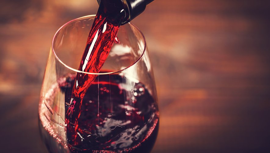 Pour la première fois en France, un entrepreneur bordelais a fait "le pari" d'associer le vin et le CBD.
