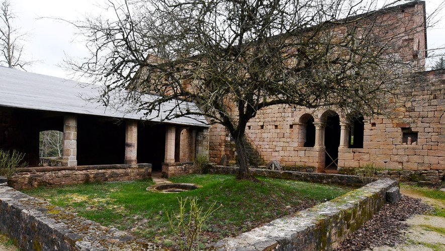 Le prieuré du Sauvage,  un ermitage dans la forêt