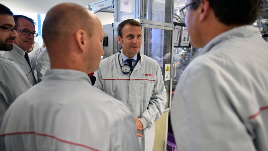 Emmanuel Macron, ici lors de sa visite à l’usine Bosch, en août 2016.