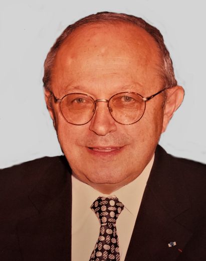 André Brouzes est né à Espalion en 1934.