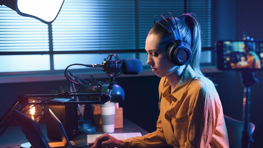 Plus de 54% des femmes travaillant à la radio se sentent moins valorisées que leurs homologues masculins, selon une nouvelle étude britannique.