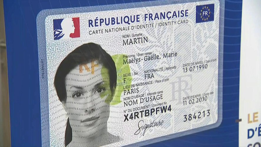 Une nouvelle carte d'identité, au format carte bancaire et "plus sécurisée", sera mise en circulation dès août.