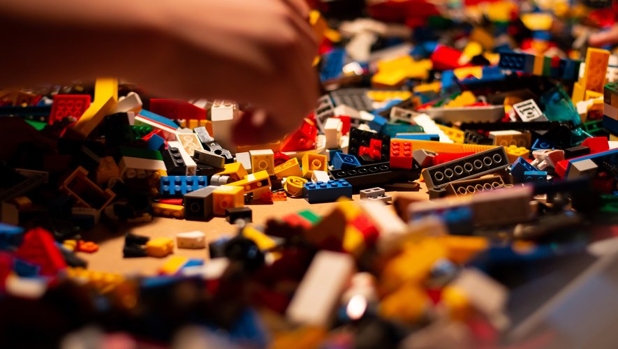 Lego a signé une année record en termes de bénéfices (+19% à 1,3 milliard d'euros), tandis que ses ventes ont grimpé de 13%.