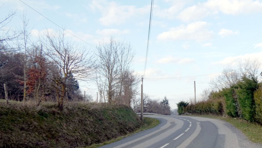 Route de Salles-Curan au niveau de la Luminière.
