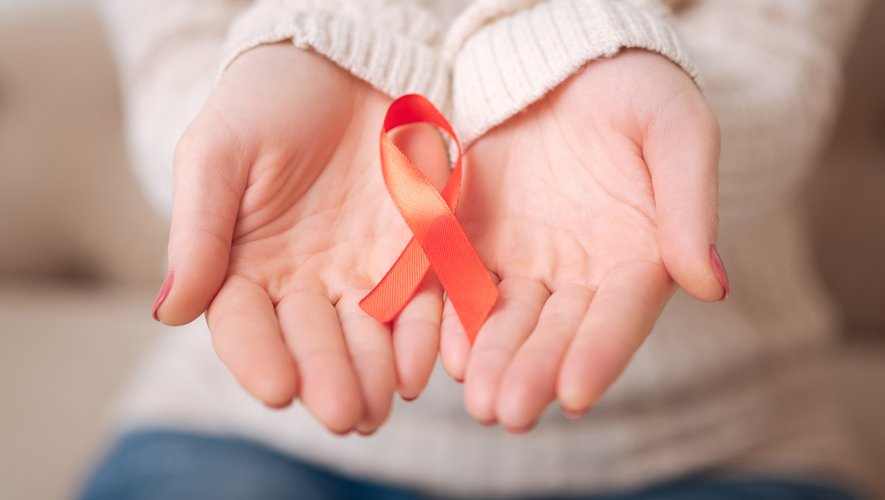 L'association Sidaction a collecté près de 4,5 millions d'euros de promesses de dons pour la lutte contre le sida lors de son traditionnel weekend de collecte annuel.