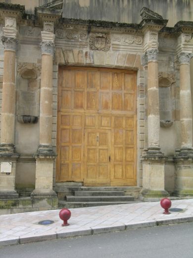 Le portail de la chapelle des Ursulines