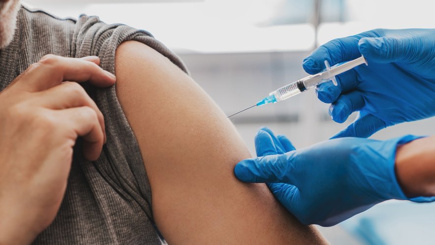 La vaccination contre le Covid-19 va être ouverte à partir de lundi à tous les Français âgés de 55 ans ou plus.