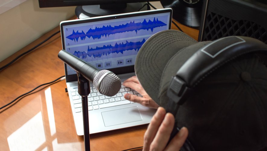 Malgré l'afflux des auditeurs, des annonceurs et des investisseurs, l'univers des podcasts cherche encore son modèle de rentabilité.