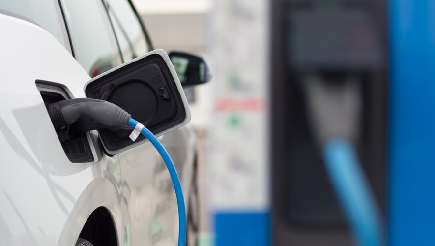 Selon une récente enquête Yougov, 40% des adeptes des voitures électriques considèrent que ces véhicules représentent le "futur de l'industrie automobile".