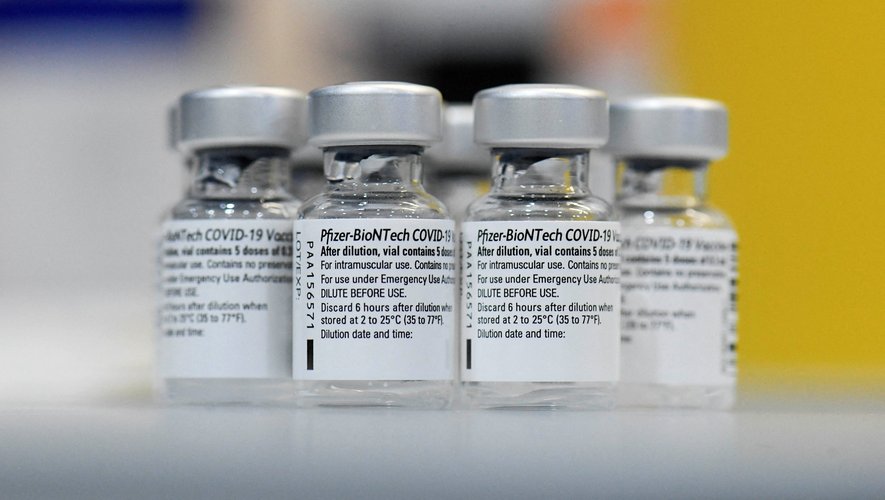 Pfizer prépare "pour l'été" une version de son vaccin anti-Covid, déjà diluée.