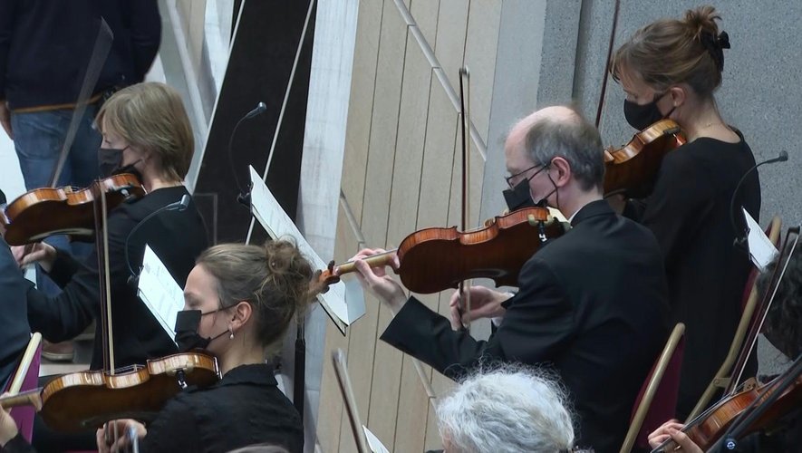 Orsay: l'orchestre de Paris fait "vibrer" les statues du musée fermé au public