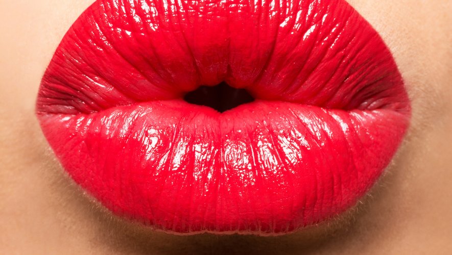 Le rouge à lèvres rouge est considéré par les Britanniques comme la tendance beauté la plus emblématique de tous les temps.