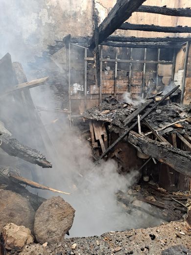 L'incendie a ravagé une maison à Salles-Curan.