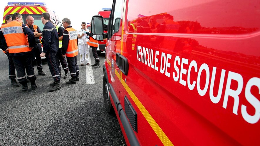 Une dizaine de pompiers de Villefranche-de-Rouergue sont intervenus sur l'accident.