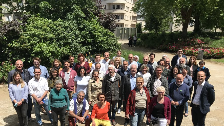 Une photo de famille inédite pour une union inédite. 