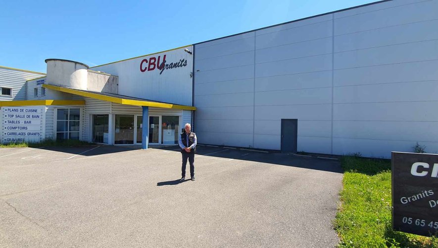 Philippe Boyer devant son entreprise CBU Granits à Villeneuve./DR