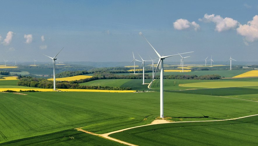 La Bourgogne-France-Comte, Grand Est, les Hauts-de-France et l'Île-de-France sont les régions les plus avancées en matière de développement de l’éolien terrestre.