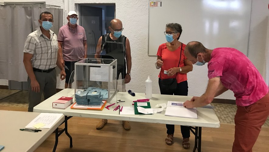 Les bureaux de vote attendent les électeurs, comme ici à Laissac.