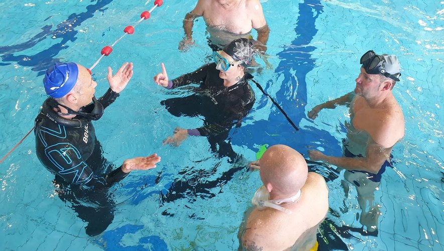 Ce dimanche en fin de matinée, quatre personnes handicapées ont pu goûter aux joies de la plongée sous-marine à Rodez.