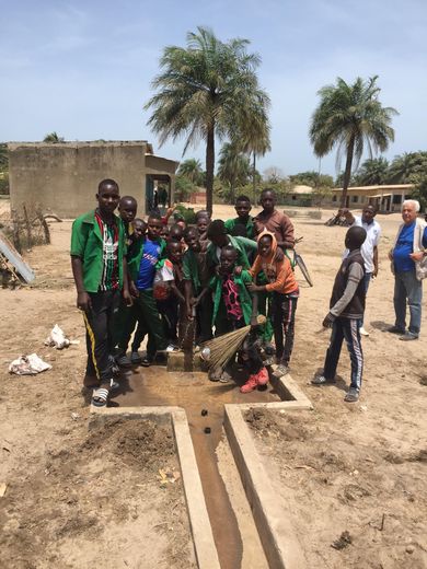 L’association a aidé à la réparation de six pompes dans des écoles de Casamance./ Photo DR.