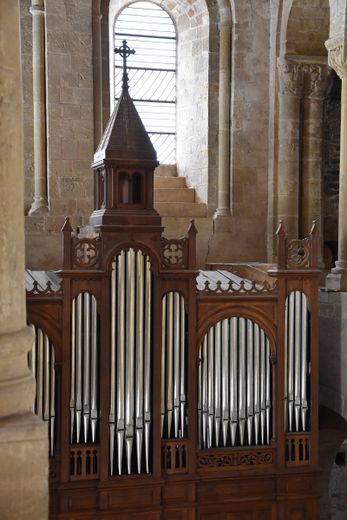 Orgue de Jean Baptiste Puget (1898)de l'abbatiale de Conques. Les archives Puget mentionnent 1897 pour la commande de l'orgue. Celui-ci est donc l'oeuvre de Jean Baptiste Puget. Il est inauguré en 1898