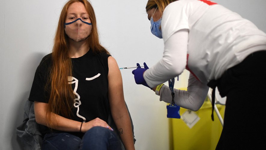 Le certificat sanitaire européen s'applique à trois situations: il atteste qu'une personne a été vaccinée contre le Covid-19, qu'elle a passé un test négatif, ou encore qu'elle est immunisée après avoir contracté la maladie.