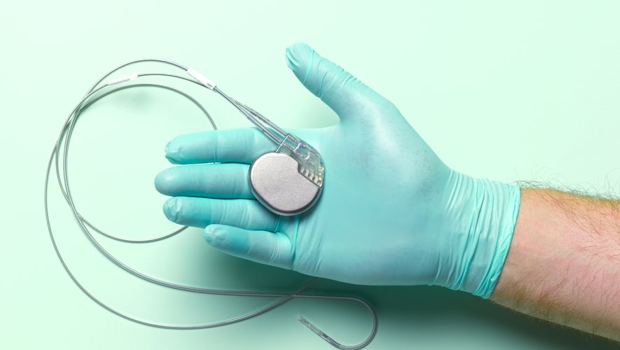 Les porteurs d'un pacemaker doivent faire attention à ne pas s'approcher trop près d'un appareil électronique.
