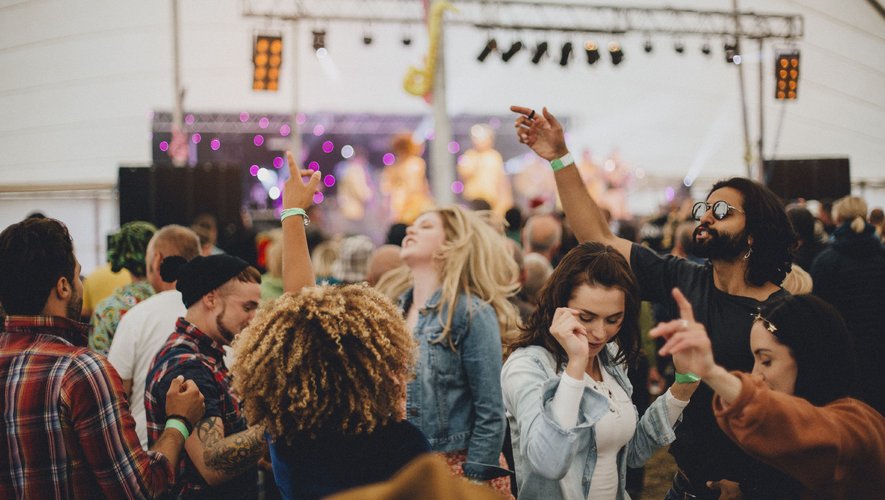Selon l'Association of Independent Festivals, 51 % des festivals accueillant plus de 5000 personnes ont été annulés cette année en raison de la pandémie.