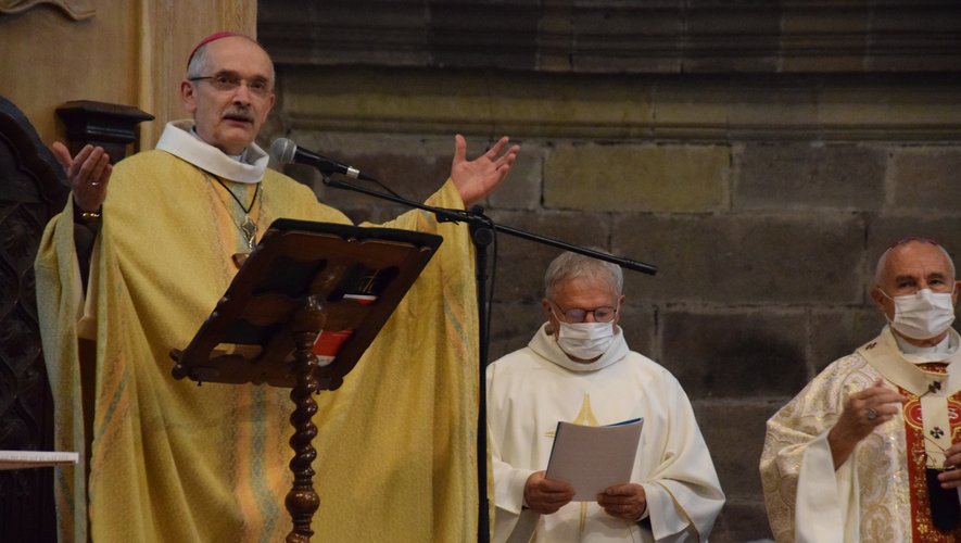 L'évêque a célébré sa dernière messe ce dimanche à la cathédrale.