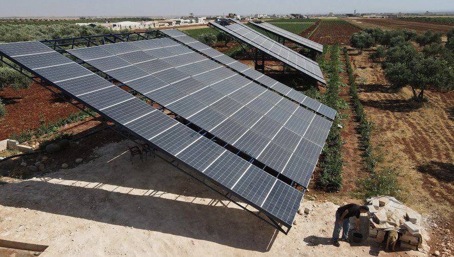Dans toute la Syrie, "depuis que les affrontements armés ont diminué et que la plupart du pays est plus stable, la production d'énergie solaire a augmenté", confirme le bureau pour la Syrie du Programme des Nations unies pour le développement (PNUD).