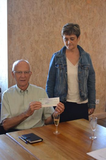 Un chèque de 2 400 € a été remisà M. Espinasse, trésorier de la Ligue départementale contre le cancer.