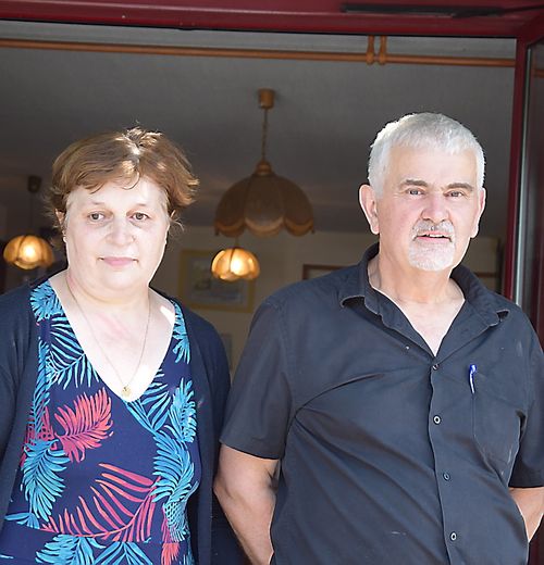 Christine et Michel Vayssade fêtent leur départ en ce dimanche jacquaire, jour de fête du village de Lassouts.