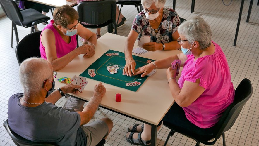 L Atout Cartes Des Adherents Du Gaeq Du Quartier Des Costes Rouges A Onet Le Chateau Centrepresseaveyron Fr L Atout Cartes Des Adherents Du Gaeq Du Quartier Des Costes Rouges A Onet Le Chateau Centrepresseaveyron Fr