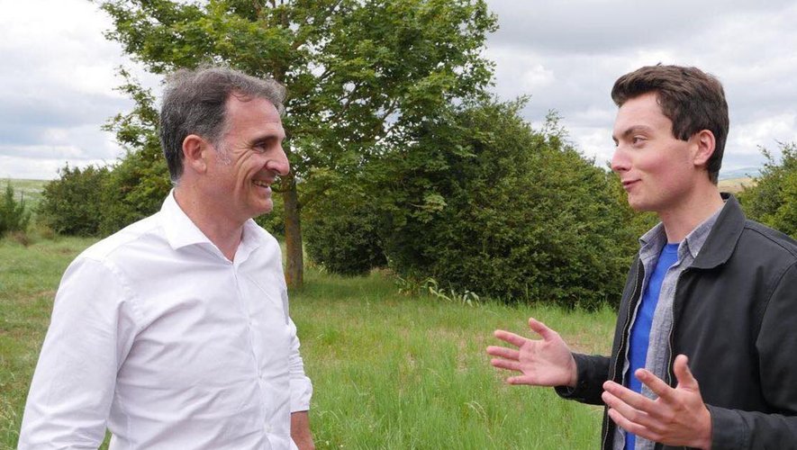 Le maire de Grenoble a été accueilli par Léon Thébault, référent local EELV.