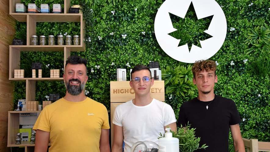 Sébastien Belfiore, Antoine Ortalo et Florian Vermeulenont ouvert le magasin hier.