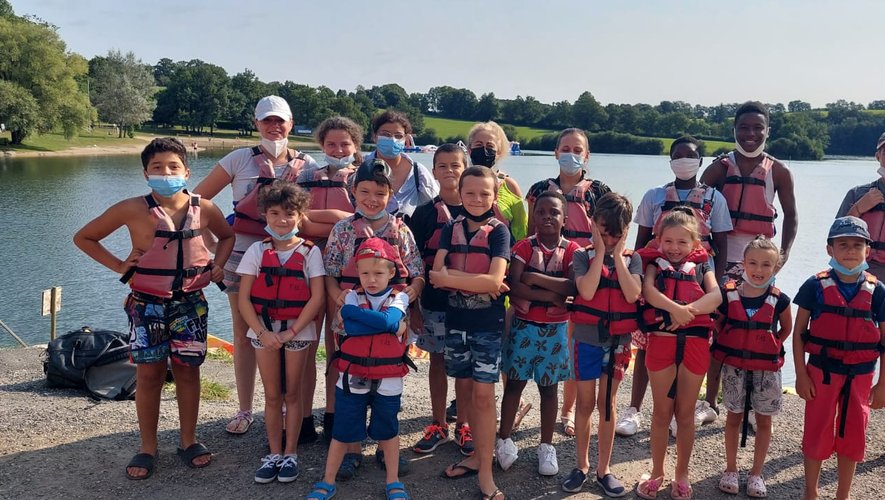 Les enfants ont pu profiter des activités nautiques proposées autour du lac de Pont-de-Salars.