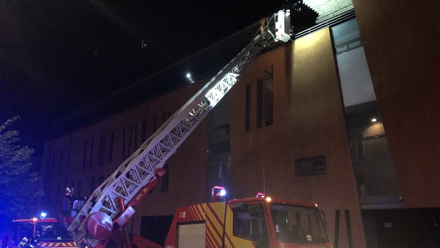 Les pompiers interviennent actuellement au laboratoire LxBio de Rodez, installé 22 rue Béteille.