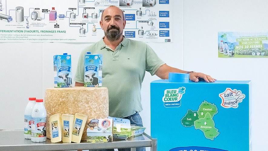 Né à Figeac, en 1966, installé depuis 1988 à Frontenac (Lot) en bovins lait (650 000 litres) et céréales, Jean-Philippe Vayre consacre un mi-temps à la coopérative CantaVeyLot qu'il a créée en 2010. A l'instar de ses collègues producteurs des trente fermes, il est "fier de notre territoire et de notre identité laitière". 