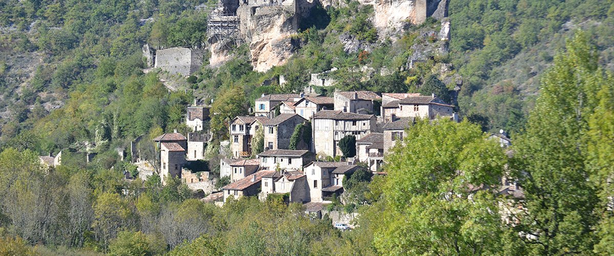 Penne - Forteresse et village vus depuis la vallée